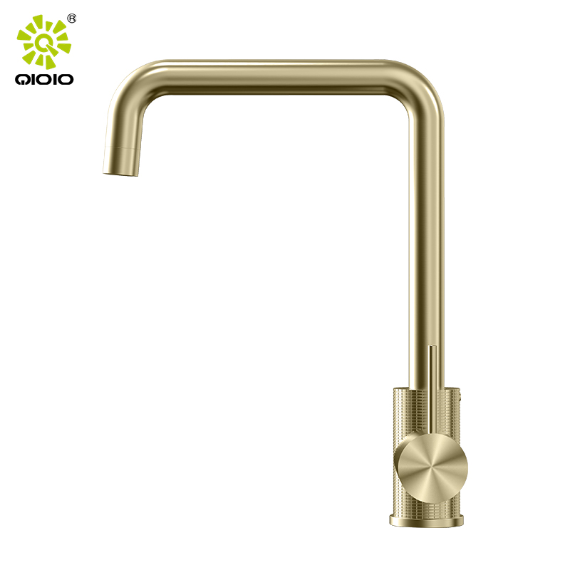changing kitchen faucet